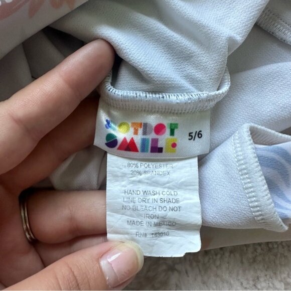 Dot Dot Smile | Long Sleeve Pineapple Rash Guard | Size 5/6 - Picture 7 of 8